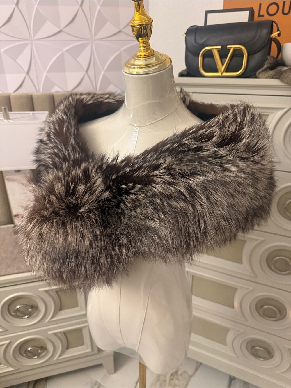 Saga fog fur wrap silver fox fur thick pelts